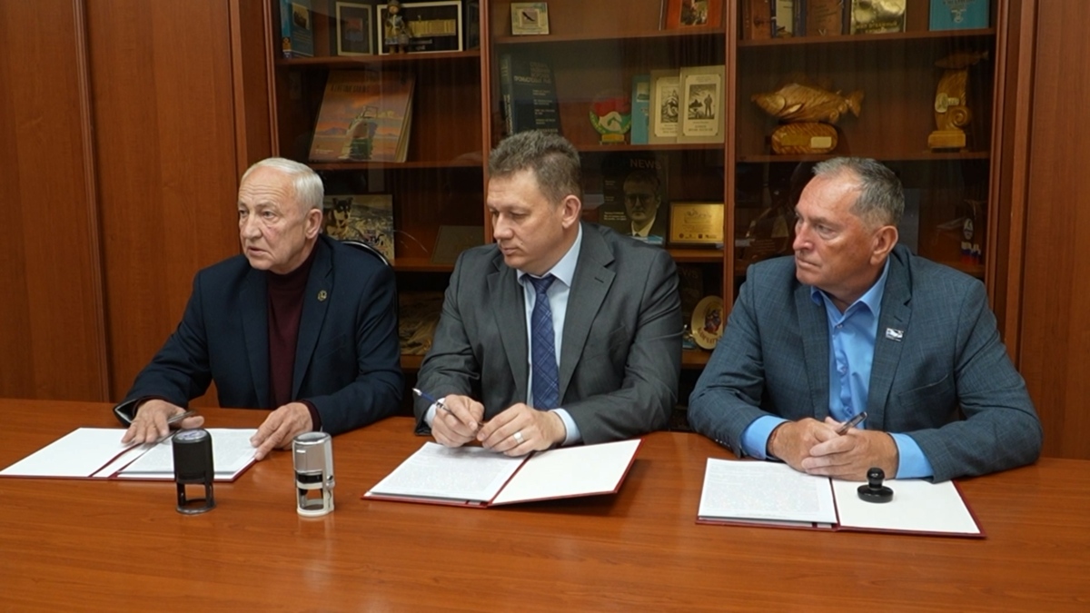 Власти Камчатки, профсоюзы и рыбопромышленники подписали трёхстороннее соглашение